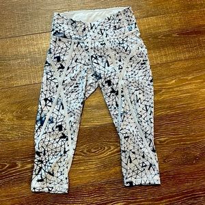Lululemon pants size 4 navy grey crop capri